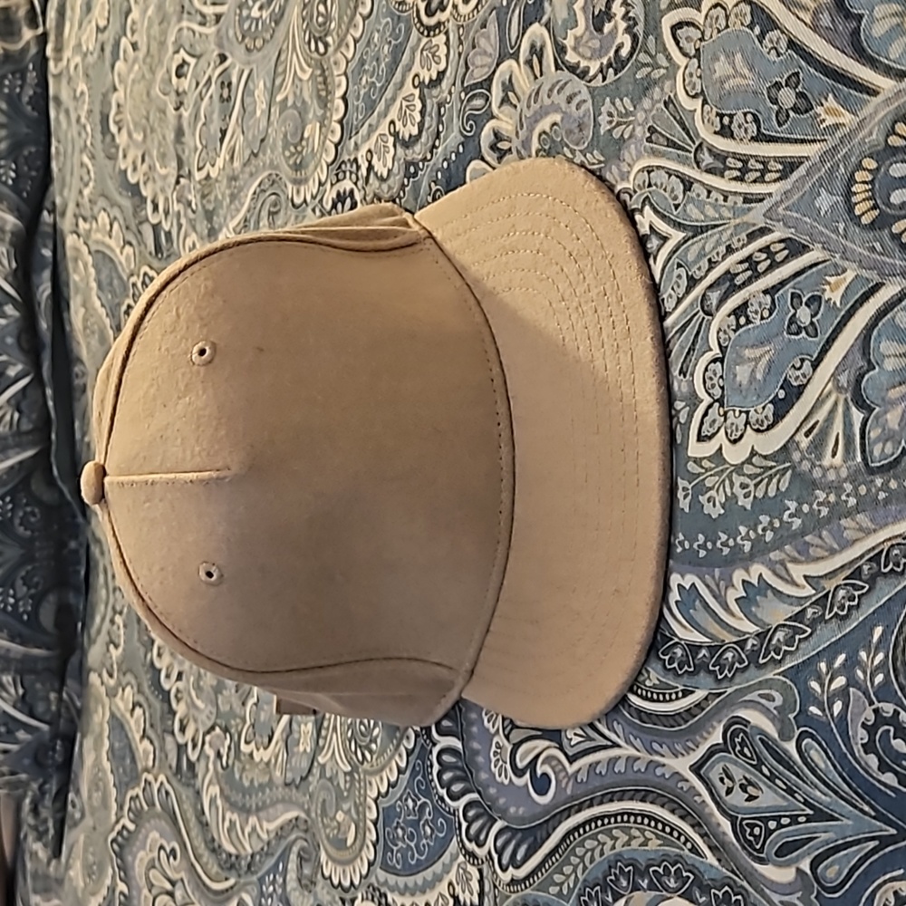 Cap. George. Camel. Universal size